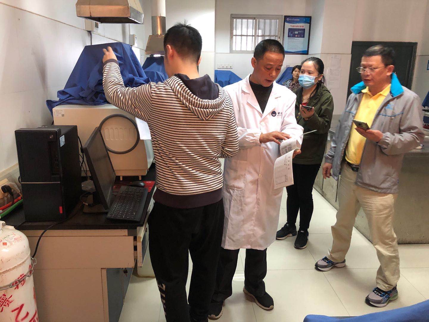 国有资产与实验室管理处对学院进行设备抽查