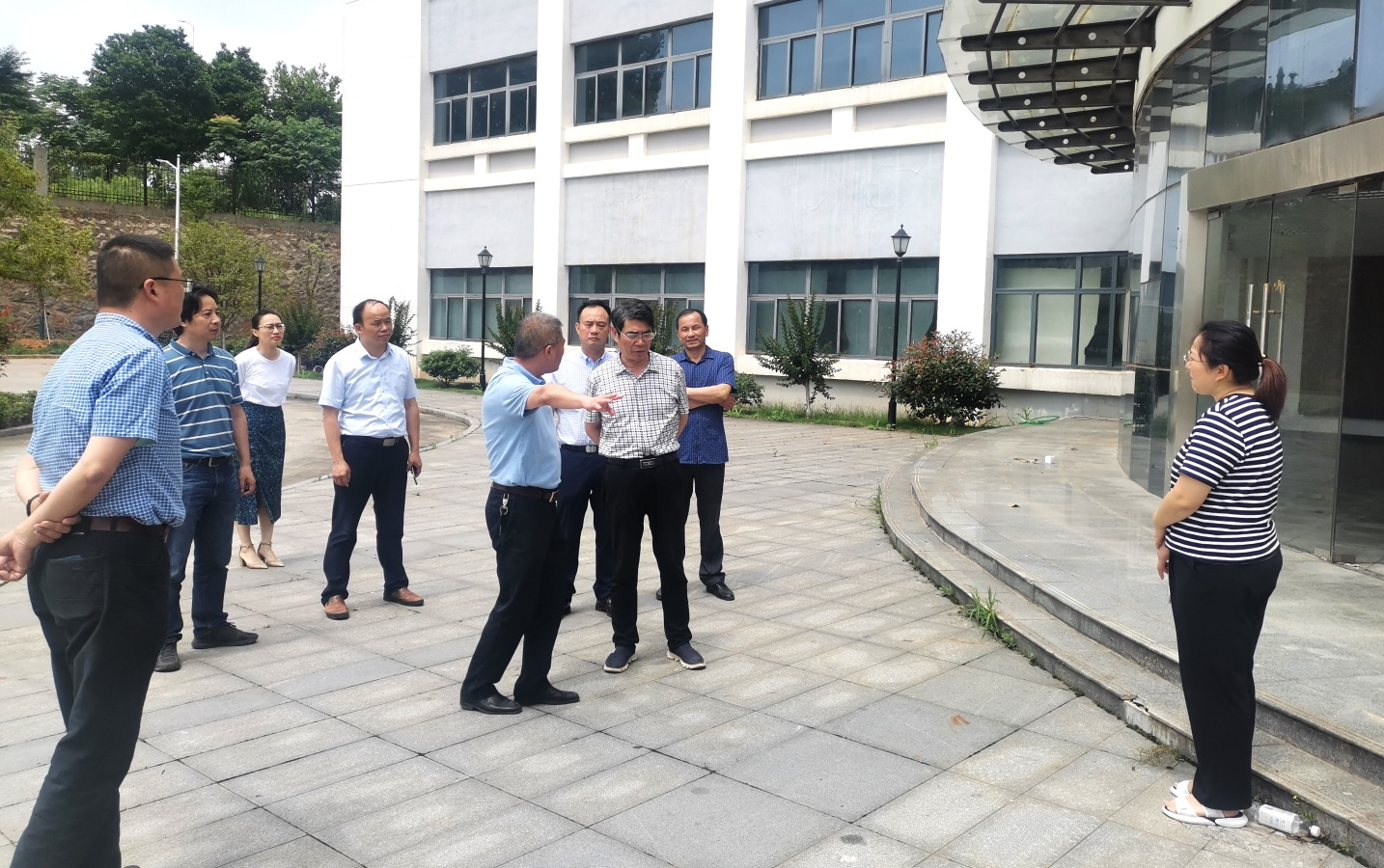 学党史 办实事——校领导黄细嘉就我校实验动物科研共享平台建设情况进行调研